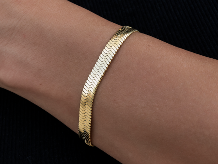 Herringbone Bracelet in Yellow Gold- 6mm For Discount