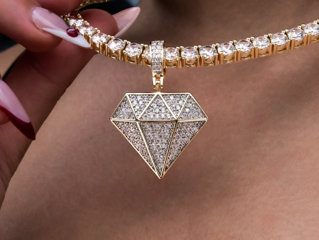 GLD Diamond Pendant Fashion